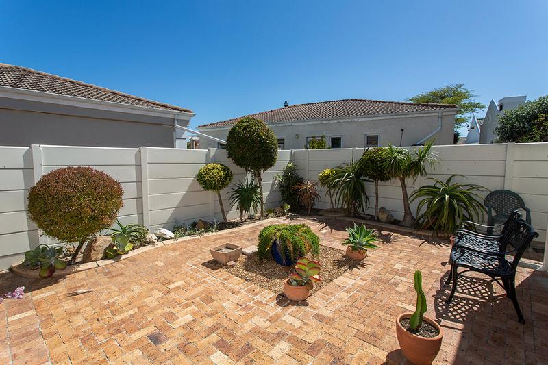 3 Bedroom Property for Sale in Sunningdale Western Cape